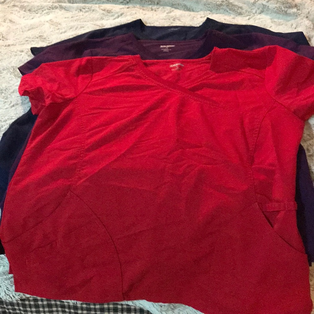 Scrub tops - Picture 3 of 3